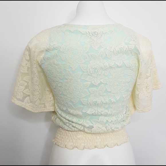 Jenna & Jessie Ivory Lace Blouse - Picture 2 of 3